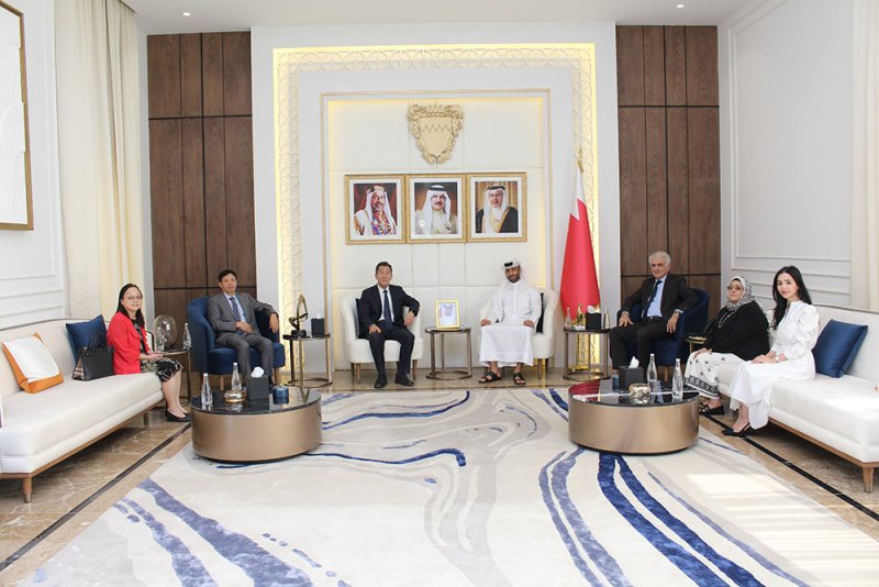 مركز ناصر للتأهيل والتدريب المهني يبحث سبل التعاون في الصناعة والتقنية مع جمهورية الصين الشعبية
