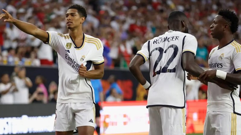 بيلنغهام معجب بأيامه الأولى مع ريال مدريد