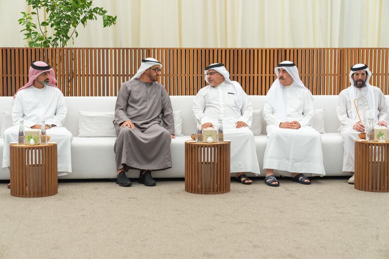 سمو ولي العهد رئيس مجلس الوزراء يقدم واجب العزاء إلى رئيس دولة الإمارات بوفاة سمو الشيخ سعيد بن زايد آل نهيان