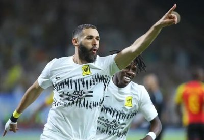 بنزيمة يقود الاتحاد إلى هزيمة الترجي