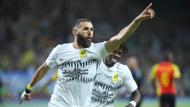 بنزيمة يقود الاتحاد إلى هزيمة الترجي