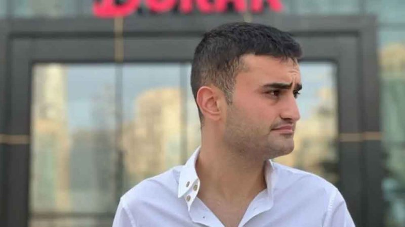 والد الشيف بوراك يفضح سراً: ابني خضع لعملية "قص معدة"