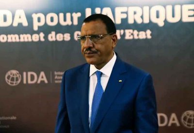 فرنسا ترفض التعليق على تفويض النيجر.. وتؤكد: بازوم الرئيس الشرعي