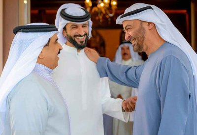 جلالة الملك المعظم يستقبل أخاه سمو رئيس دولة الإمارات العربية المتحدة في مقر إقامته في أبوظبي