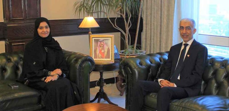 وزير الأشغال يستقبل الفائزة بجائزة القمة العالمية لمدراء تقنية المعلومات 2023