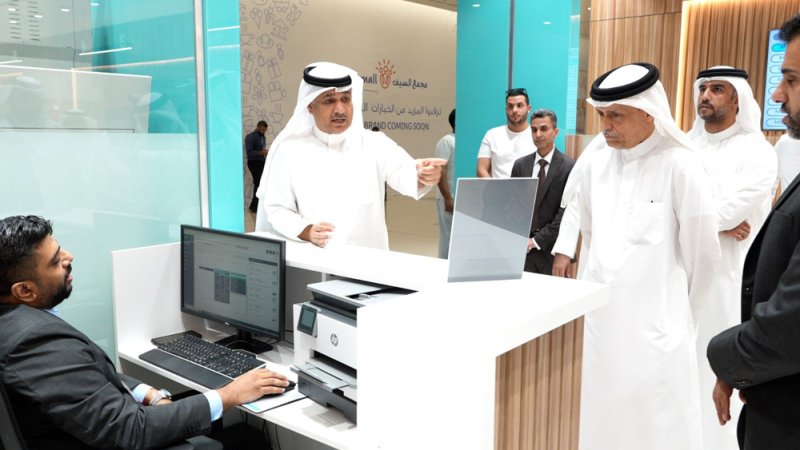 رئيس هيئة الكهرباء والماء يفتتح فرع مركز خدمات المشتركين بالمحرق