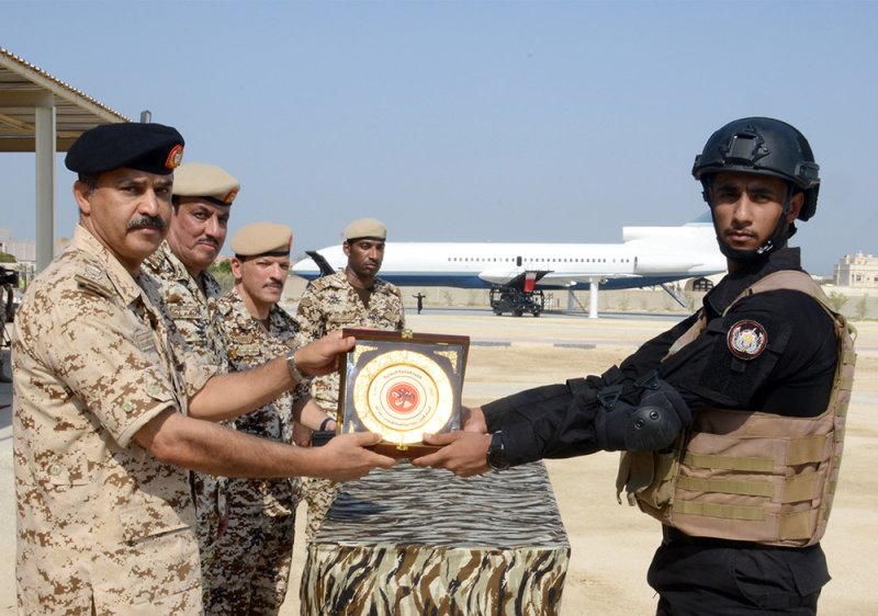 تخريج إحدى الدورات العسكرية المتخصصة بقوة دفاع البحرين‎