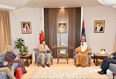 معالي وزير الداخلية يستقبل سفير المملكة المتحدة بمناسبة انتهاء فترة عمله ويشيد بإسهاماته المتميزة في تعزيز العلاقات بين البلدين