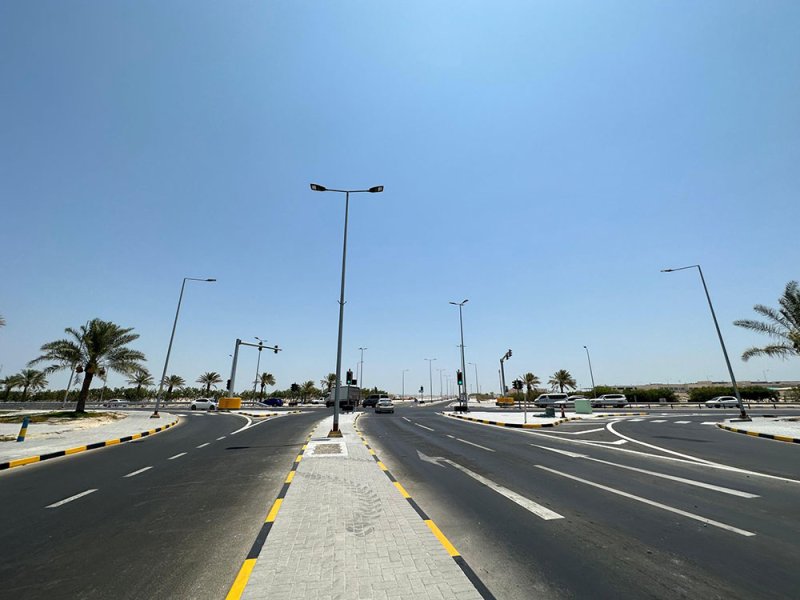 "الأشغال": الانتهاء من أعمال مشروع توسعة وتطوير تقاطع الإشارة الضوئية على شارع الشيخ سلمان