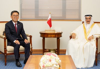 الشيخ خالد بن عبد الله ينوّه بمسارات التعاون بين البحرين وكوريا في مختلف المجالات