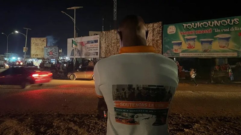 سكان النيجر يحرسون عاصمتهم ليلاً تحسباً لأي تسلل أو تدخل أجنبي