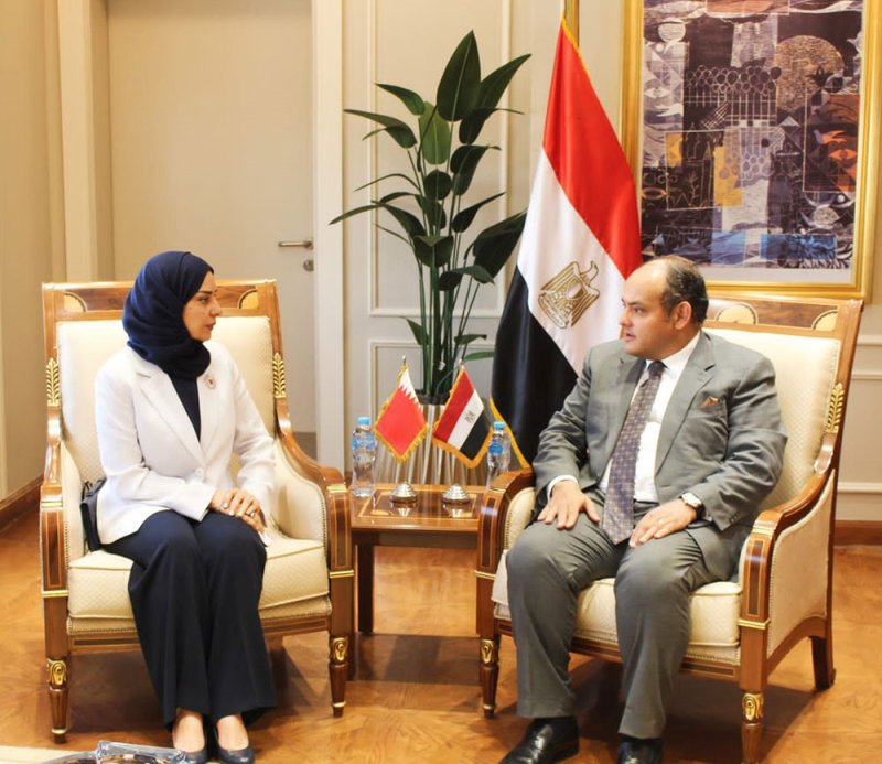 وزير التجارة والصناعة بجمهورية مصر العربية يستقبل سفيرة مملكة البحرين في القاهرة