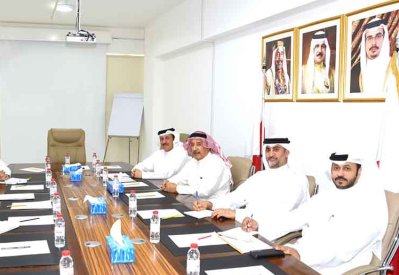 محافظ المحرق يطلع على عدد من المشاريع القائمة في المحافظة 