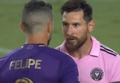 تلاسن حاد بين ميسي ولاعب برازيلي.. والأخير يدافع عن نفسه