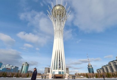 كازاخستان تبحث مع موانئ أبوظبي مشروعا مشتركا للشحن