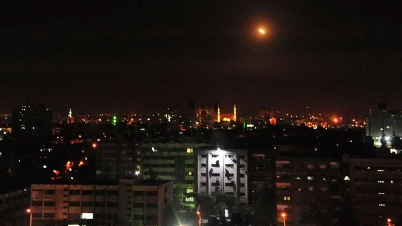 الدفاع السورية: 4 قتلى في قصف إسرائيلي على محيط دمشق