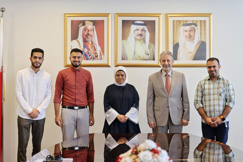 تشجيعًا للابتكار.. "الكهرباء والماء" تستقبل طلبة صمموا سيارة تعمل بالطاقة الشمسية