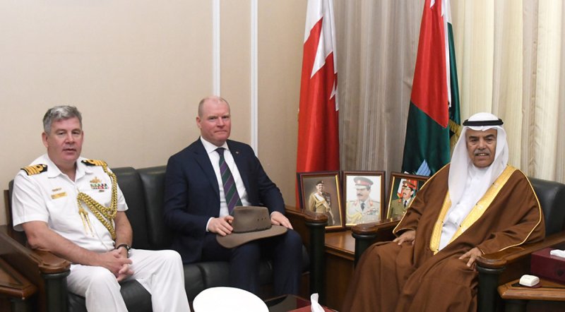وزير شؤون الدفاع يستقبل السفير الأسترالي
