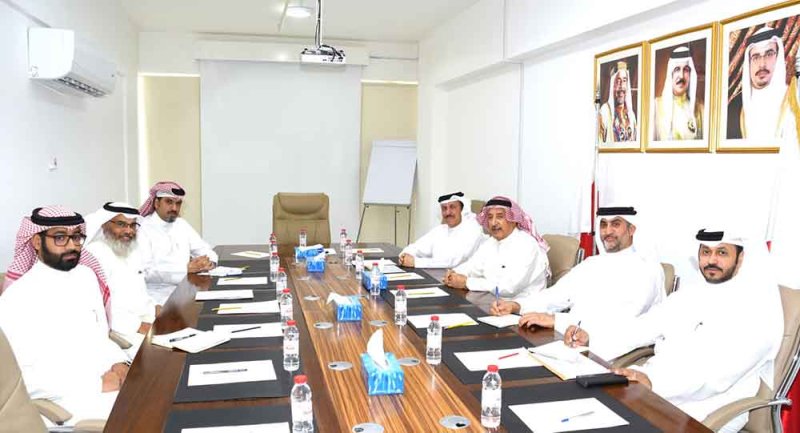 محافظ المحرق يطلع على عدد من المشاريع القائمة في المحافظة 