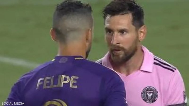تلاسن حاد بين ميسي ولاعب برازيلي.. والأخير يدافع عن نفسه