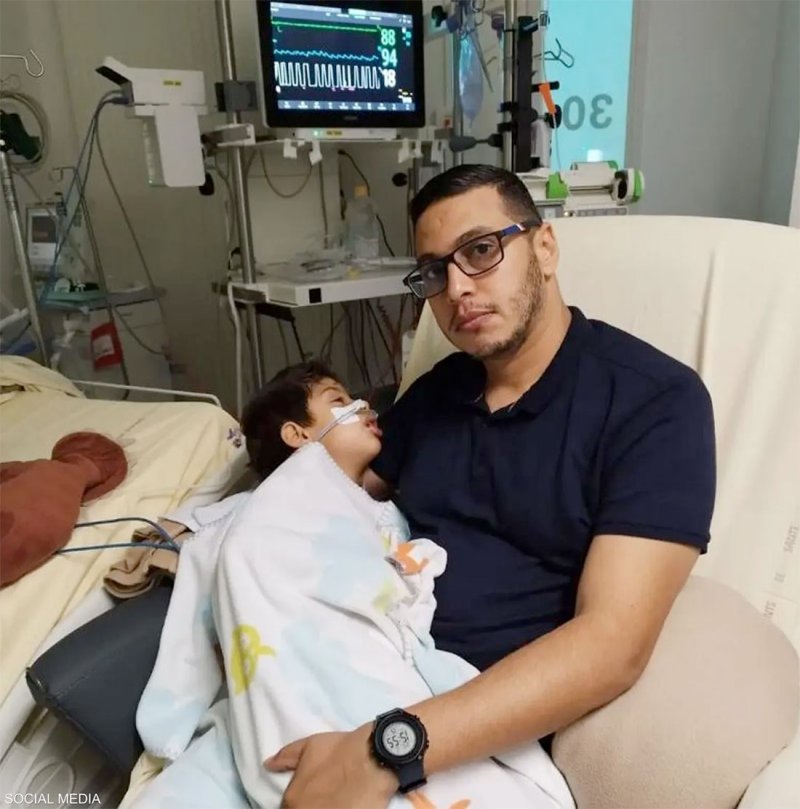 "قتلوك وقتلوني".. أردني ينعي طفله والصور تبكي القلوب
