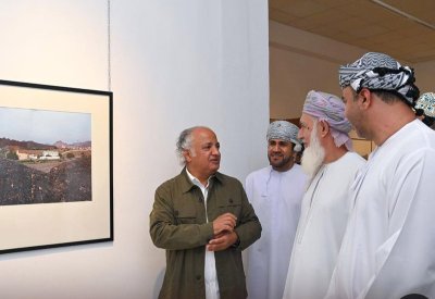 معرض مشترك للمحروس وزهران القاسمي بسلطنة عمان