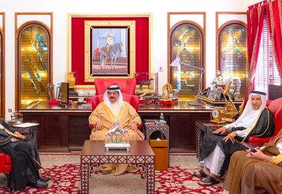 جلالة الملك المعظم يستقبل سمو الشيخ إبراهيم بن حمد بن عبد الله آل خليفة ومعالي الشيخ عبد الله بن حمد بن عبد الله آل خليفة