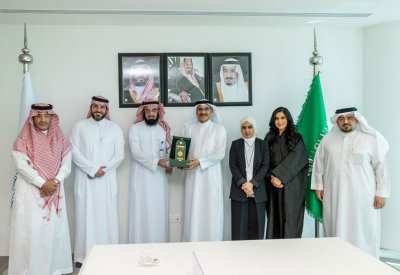وزير التنمية الاجتماعية يطلع على مشروع المركز الوطني لتنمية القطاع غير الربحي بالرياض
