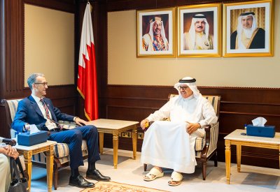وزير الخارجية يستقبل سفير الولايات المتحدة الأمريكية لدى مملكة البحرين