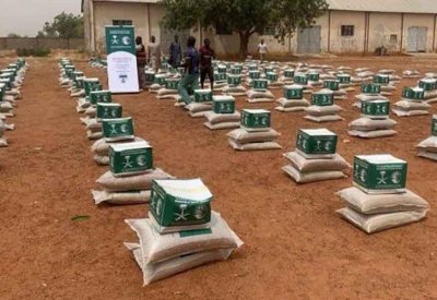 مركز الملك سلمان للإغاثة يوزع أكثر من 32 طنًا من السلال الغذائية في السودان