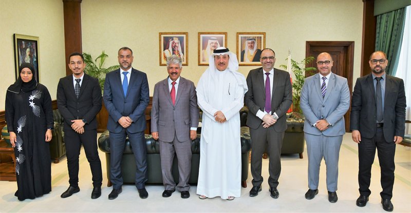 وزير العمل يؤكد أهمية الشراكة المجتمعية لتعزيز السلامة والصحة بمواقع الانتاج