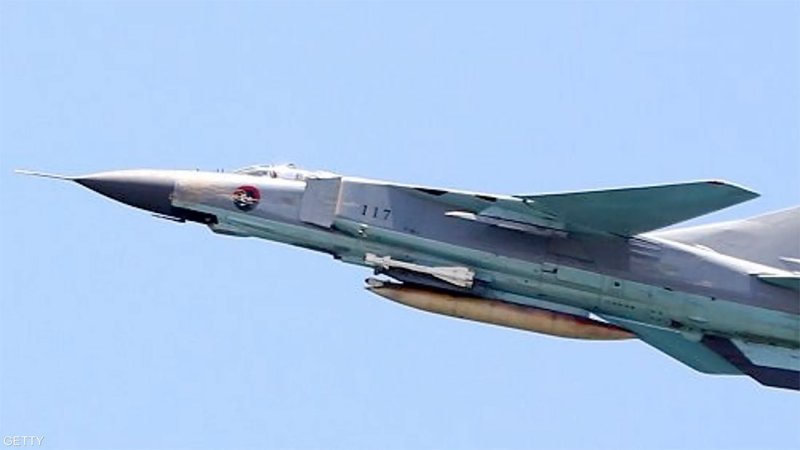 قفزا بأمان قبل تحطم طائرة "ميغ-23" خلال عرض جوي