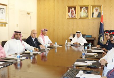 وكيل وزارة الداخلية لشؤون الجنسية والجوازات يبحث والرئيس التنفيذي لطيران الخليج أوجه التعاون والتنسيق لتسهيل إجراءات المسافرين