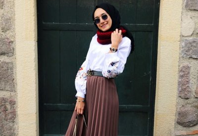 ”الماكسي“.. نجم الموضة النسائية في صيف 2023