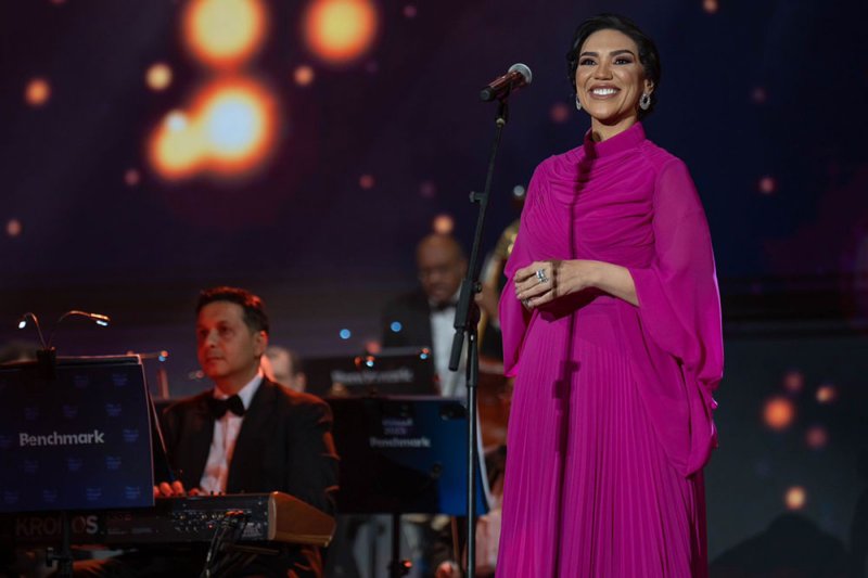المطربة مي فاروق في القصيم