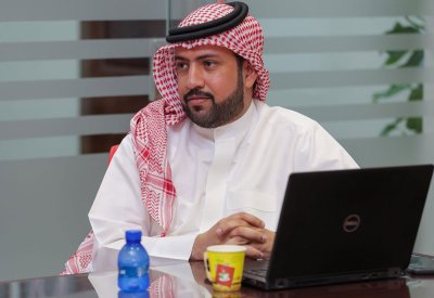 ناصر العبري مراقبًا لمباراة شباب الأهلي دبي الإماراتي والوحدات الأردني