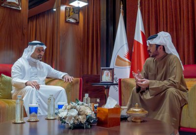 خالد بن حمد يستقبل وزير الصناعة والتجارة