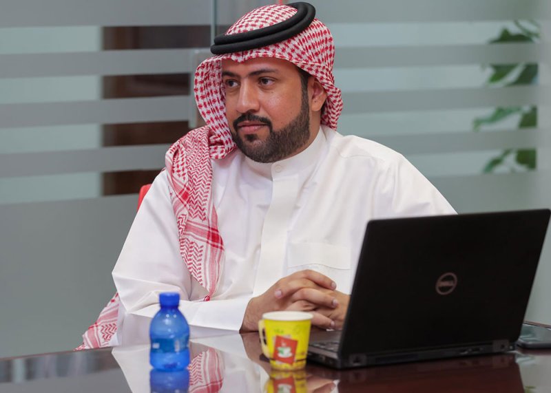 ناصر العبري مراقبًا لمباراة شباب الأهلي دبي الإماراتي والوحدات الأردني