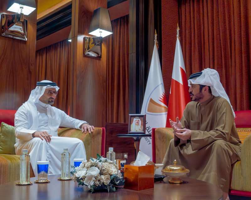 خالد بن حمد يستقبل وزير الصناعة والتجارة