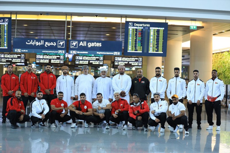 المنتخبين الإماراتي والعماني أول الواصلين