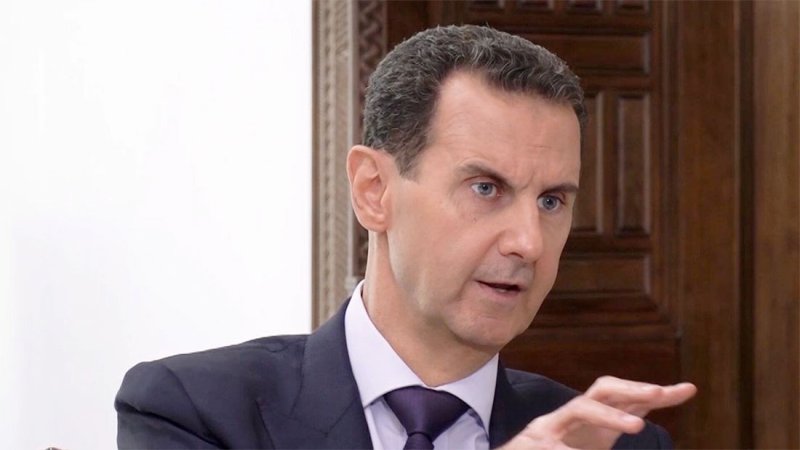 الأسد يضاعف رواتب القطاع العام والعسكريين تزامناً مع رفع الدعم عن البنزين