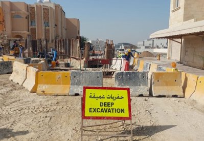 إنجاز 30% من مشروع إنشاء شبكة الصرف الصحي بمجمع 604 في سترة