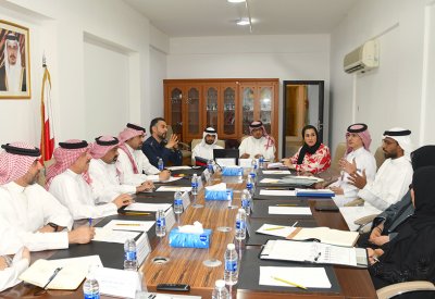 محافظة المحرق تبحث مع وزارة التربية الانضمام لشبكة اليونسكو العالمية لمدن التعلم