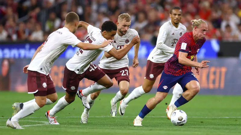 بايرن يبدأ مهمة "السيطرة" على الدوري الألماني بلقاء بريمن