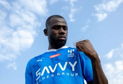 الإصابة تبعد كوليبالي مدافع الهلال لأسبوعين على الأقل