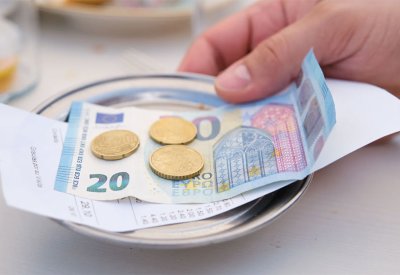 إيطاليا تدفع فاتورة مطعم تخلف سياح إيطاليون عن تسديدها