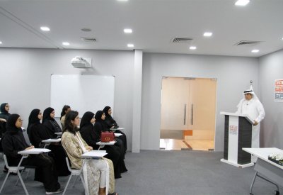 الرميحي: الدارسون في الخارج مرآة لقيم وثقافة البحرين العربية الأصيلة