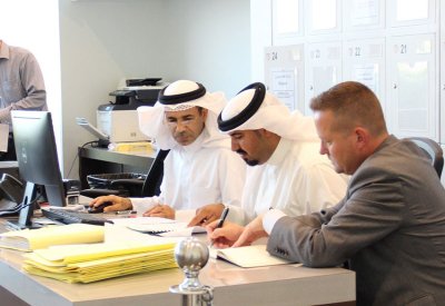 22 شركة تتنافس لتوريد عمال لإدارة العربات وحمل الأمتعة في المطار