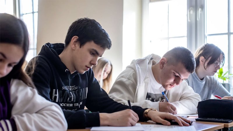 "صدمة الحرب".. كيف يتجاوز مراهقو أوكرانيا التأثيرات النفسية؟