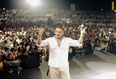 عمرو دياب ينشر الفرح في بيروت